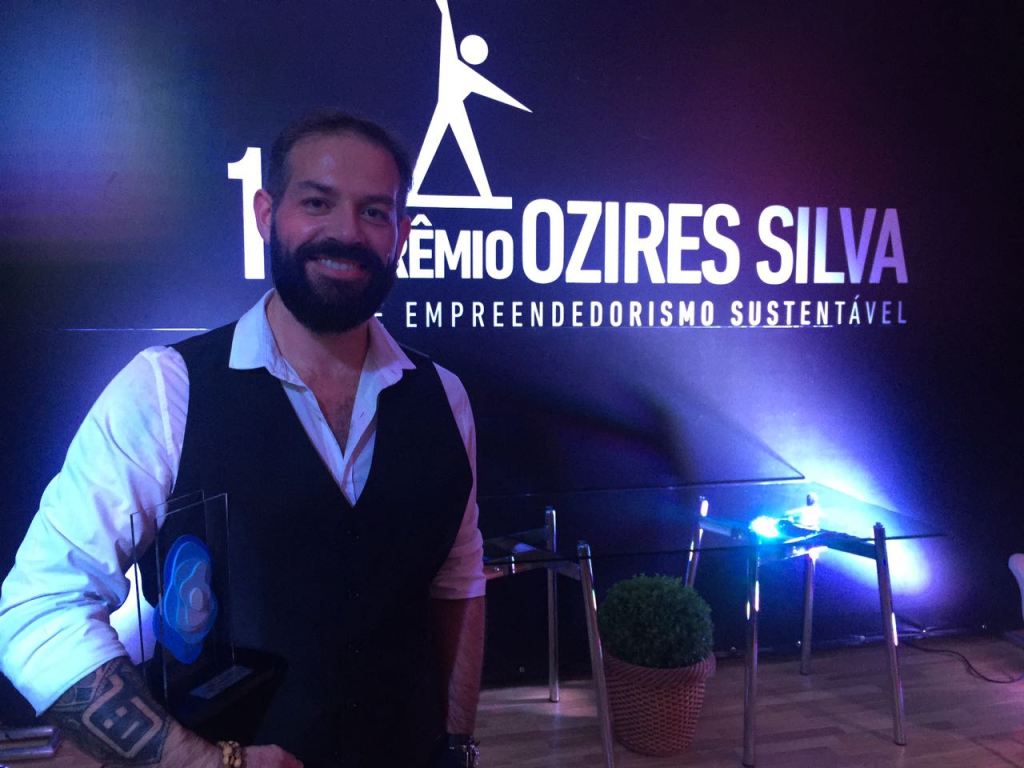 Conheça o Robô Laura, vencedor do 1 Premio Ozires Silva de Empreendedorismo Sustentável!